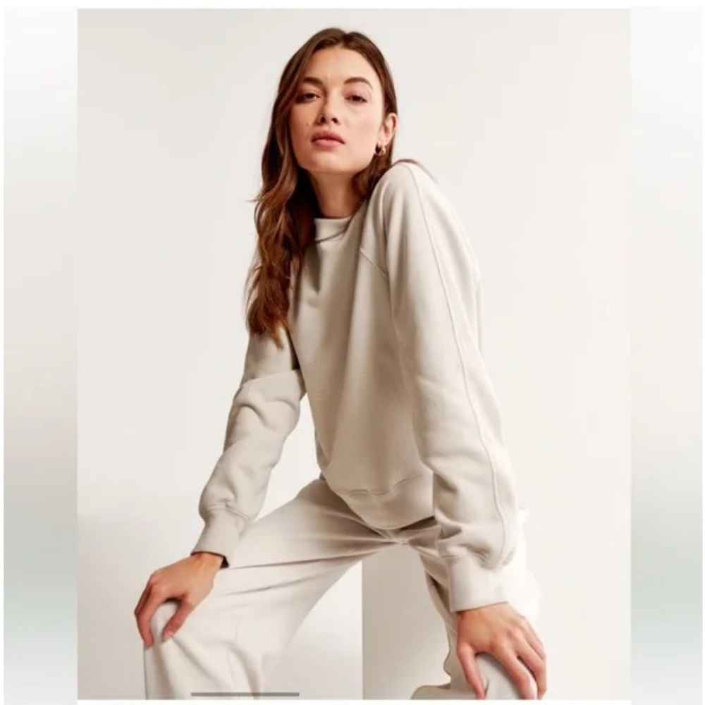 Abercrombie Essential Sunday Sweater-